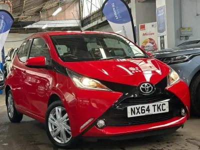 Used Toyota Aygo x-press 68 HP (50 kW) 2014 Red Hatchback