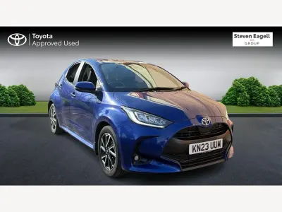 Used Toyota Yaris Hybrid Design 116 HP (85 kW) 2023 Blue Hatchback