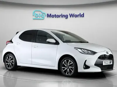 Used Toyota Yaris Hybrid Design 116 HP (85 kW) 2022 White Hatchback