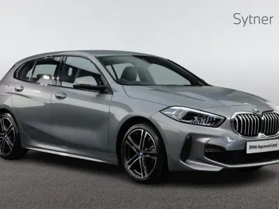 Begagnad BMW 118 M Sport 134 HK (98 kW) 2024 Grå Halvkombi