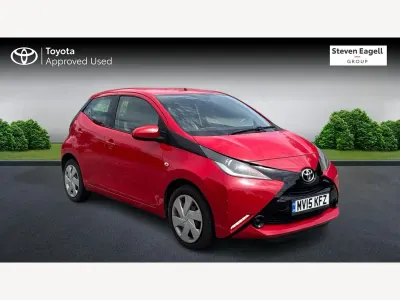 Used Toyota Aygo X-play 69 HP (50 kW) 2015 Red Hatchback