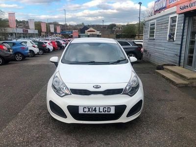Used Kia Rio 86 HP (63 kW) 2014 White Hatchback