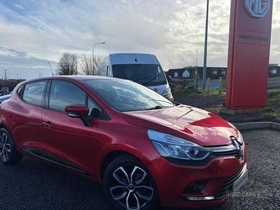 Used Renault Clio IV Play 90 HP (66 kW) 2019 Red Hatchback
