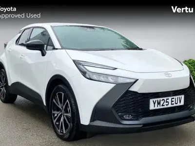 Used Toyota C-HR Design 140 HP (102 kW) 2025 Pure white (solid paint) SUV