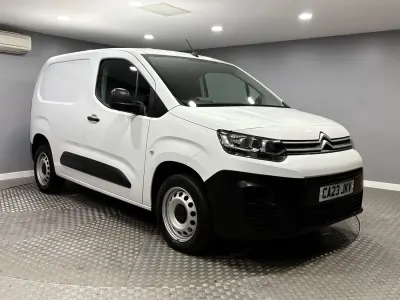 Used Citroën Berlingo 100 HP (73 kW) 2023 White MPV