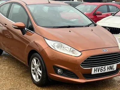 Used Ford Fiesta Zetec 101 HP (74 kW) 2015 Brown Hatchback