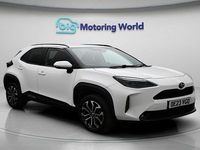 Used Toyota Yaris Hybrid Design 114 HP (83 kW) 2023 White Hatchback