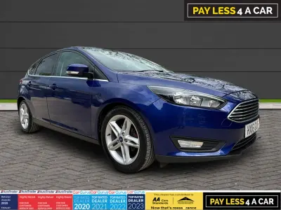 Usado Ford Focus Zetec 125 CV (91 kW) 2016 Azul Utilitario