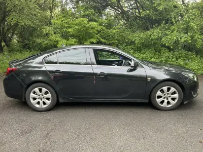 Second-hand Vauxhall Insignia SRi 2016 Negru Hatchback