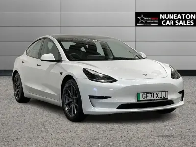 Używany Tesla Model 3 Standard Range 366 kW (498 KM) 2021 Biały Sedan/Limuzyna