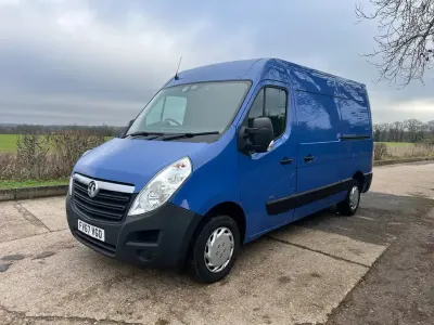 Begagnad Vauxhall Movano 130 HK (95 kW) 2017 Blå Minibuss