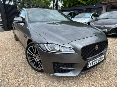 Gebraucht Jaguar XF R-Sport 180 PS (132 kW) 2016 Grau Limousine