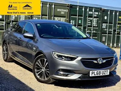 Begagnad Vauxhall Insignia Elite 165 HK (121 kW) 2018 Grå Halvkombi