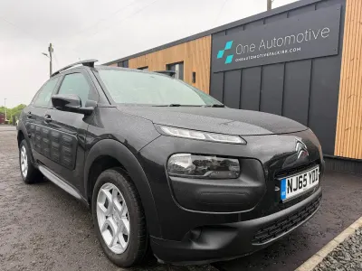 Used Citroën C4 Cactus Feel 100 HP (73 kW) 2015 Black Hatchback