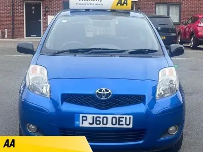 Begagnad Toyota Yaris 101 HK (74 kW) 2010 Blå Halvkombi