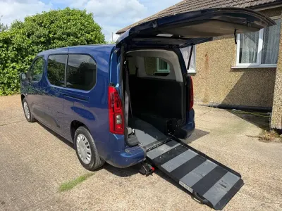 Used Vauxhall Combo Edition 110 HP (80 kW) 2021 Blue MPV