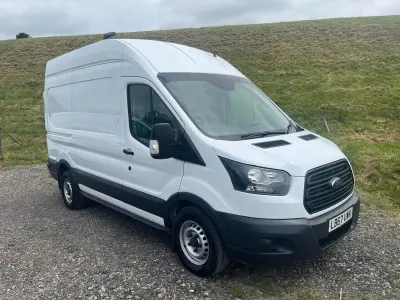 Usado Ford Transit 130 HP (95 kW) 2018 Branco Van