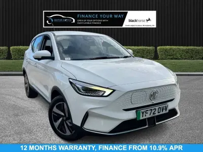 Używany MG ZS SE 114 kW (156 KM) 2022 Biały Sedan/Limuzyna