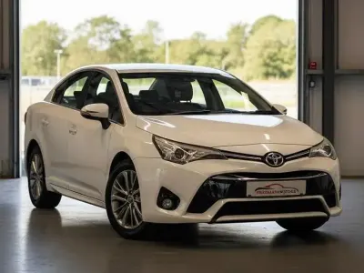 Used Toyota Avensis Business Edition 2015 White Sedan