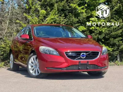 Begagnad Volvo V40 2015 Röd Kombi