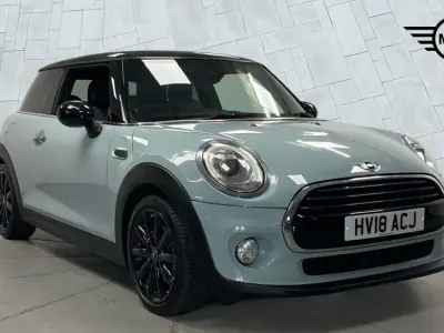 Used Mini Cooper Hatch 134 HP (98 kW) 2018 Blue Hatchback
