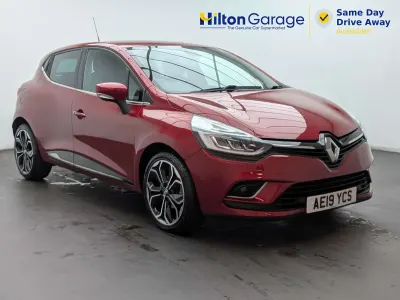 Used Renault Clio Iconic 90 HP (66 kW) 2019 Red Hatchback