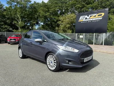 Used Ford Fiesta Titanium 75 HP (55 kW) 2014 Grey Hatchback