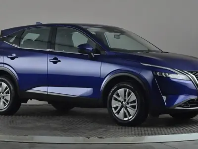 Używany Nissan Qashqai Visia 140 KM (102 kW) 2022 Niebieski SUV