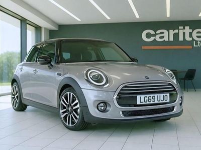 Begagnad Mini Cooper Exclusive 136 HK (100 kW) 2019 Silver Halvkombi