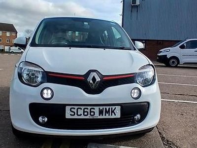 Used Renault Twingo Dynamique 70 HP (51 kW) 2016 White Hatchback