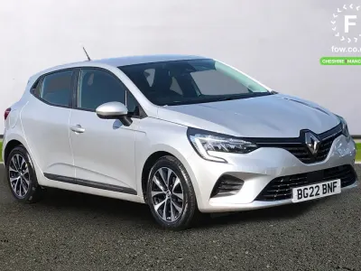 Used Renault Clio Iconic 90 HP (66 kW) 2022 Silver Hatchback