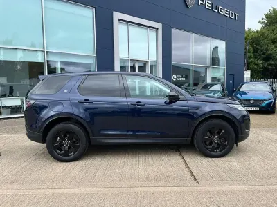 Used Land Rover Discovery 5 S 161 HP (118 kW) 2021 Blue SUV