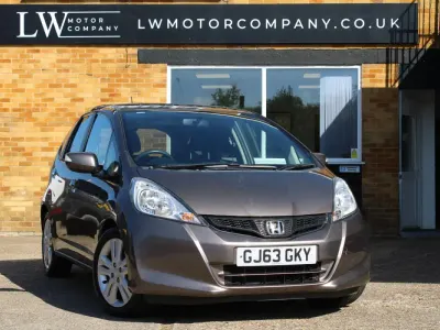 Second-hand Honda Jazz ES 2013 Maro Hatchback