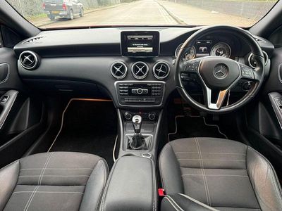 Used Mercedes A180 122 HP (89 kW) 2014 Red Hatchback