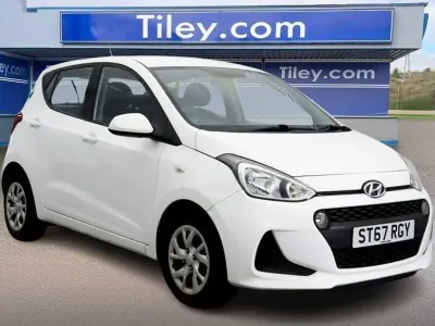 Used Hyundai i10 SE 67 HP (49 kW) 2017 White Hatchback