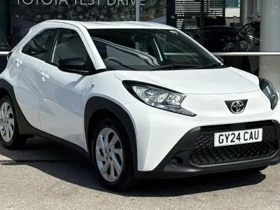 Used Toyota Aygo X PURE 72 HP (52 kW) 2024 White SUV
