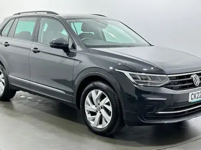 Gebraucht VW Tiguan Life 150 PS (110 kW) 2022 Grau SUV