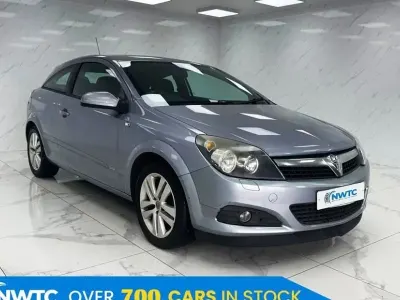 Używany Vauxhall Astra Sport 140 KM (102 kW) 2009 Srebrny Hatchback