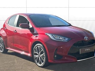 Used Toyota Yaris Hybrid 116 HP (85 kW) 2016 Hatchback