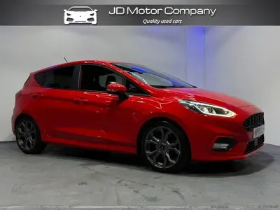 Usado Ford Fiesta ST-Line 125 HP (91 kW) 2019 Vermelho Citadino
