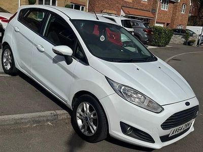 Used Ford Fiesta Zetec 82 HP (60 kW) 2015 White Hatchback
