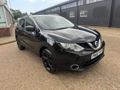 Used Nissan Qashqai N-Connecta 115 HP (84 kW) 2016 Black SUV