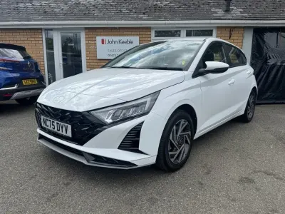 Used Hyundai i20 Advanced 100 HP (73 kW) 2026 White Hatchback