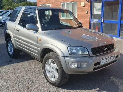 Used Toyota RAV4 Edition 1999 Silver SUV