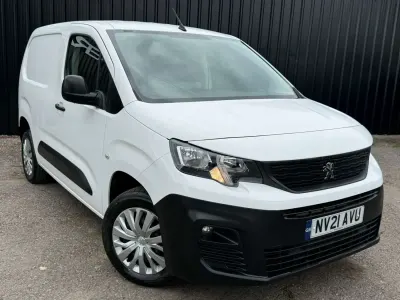 Second-hand Peugeot Partner 131 CP (96 kW) 2021 Alb Monovolum