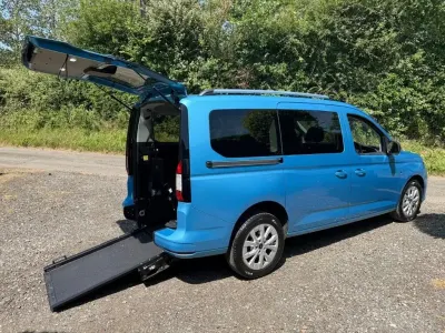 Used Ford Grand Tourneo Connect Titanium 114 HP (83 kW) 2025 Blue MPV