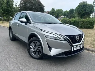 Używany Nissan Qashqai Acenta Premium 2021 Srebrny SUV