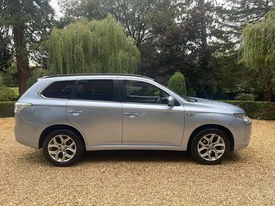 Mitsubishi Outlander P-HEV