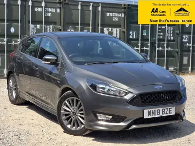 Used Ford Focus ST-Line 125 HP (91 kW) 2018 Grey Hatchback
