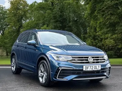 Käytetty VW Tiguan R-line Edition 150 HP (110 kW) 2023 Sininen Katumaasturi